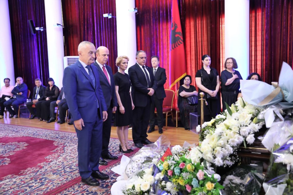Nis ceremonia shtetërore e lamtumirës në nderim të ish-Presidentit Bujar Nishani