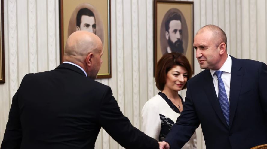 Presidenti i Bullgarisë nis bisedimet për të shmangur zgjedhjet e parakohshme