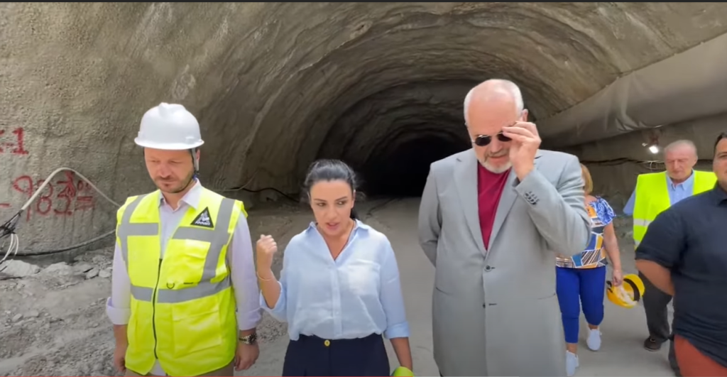 Skema e dyshimtë me 9 tendera/ Si u fry fatura nga 50 milionë në 108 milionë euro për 33 km