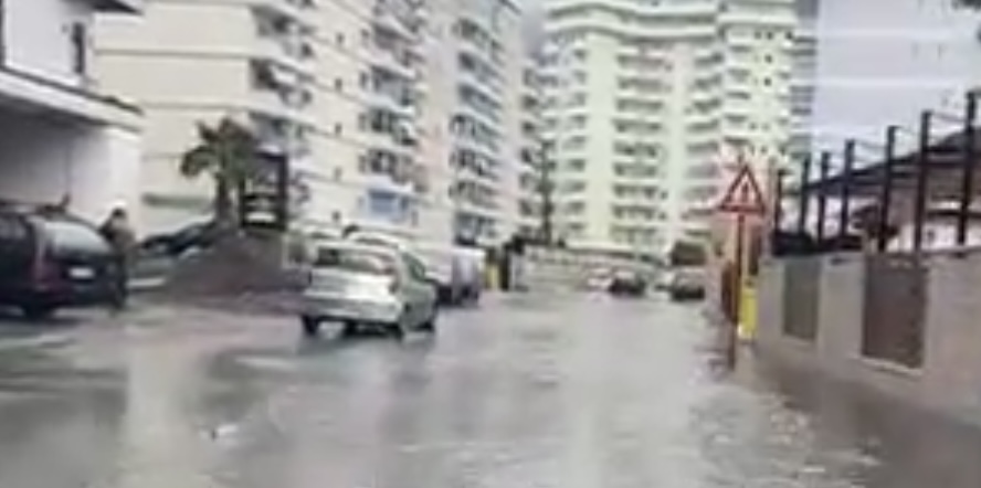 Shiu  i verës  përmbyt  Lezhën  dhe Shëngjinin