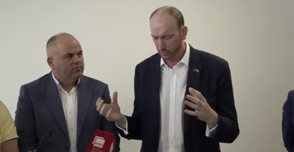 Ambasadori e Britanisë së Madhe në Shqipëri bën bashkë tre kryebashkiakët në Kukës