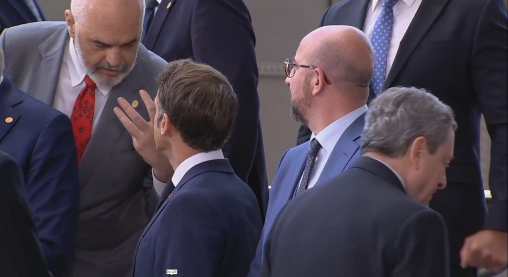 “Çfarë do i thoni popullit shqiptar që ka 30 vjet që ju pret”
