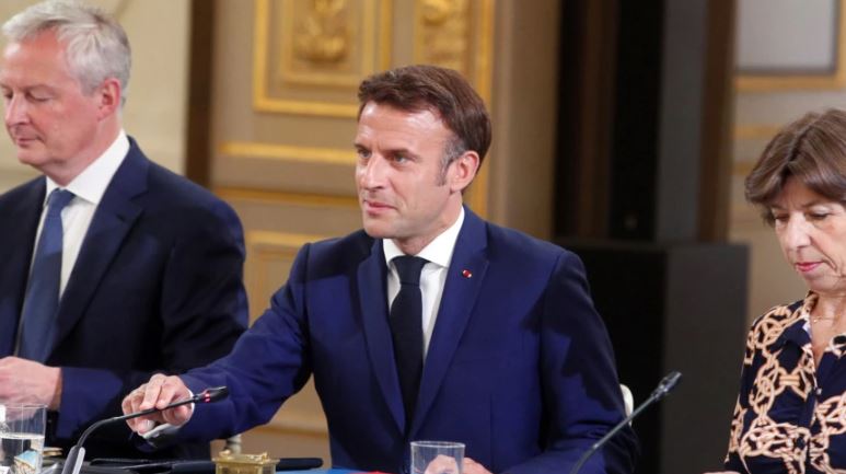 Humbi shumicën në parlament, Macron nis lëvizjet për të ruajtur pushtetin