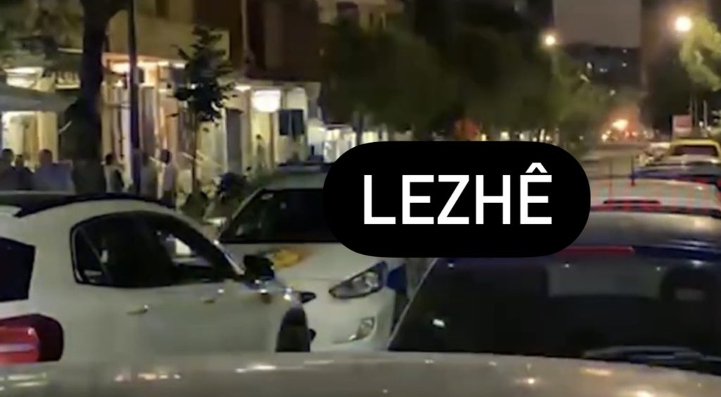 Makina përplas 12-vjeçarin, i mituri dërgohet me urgjencë në spital!