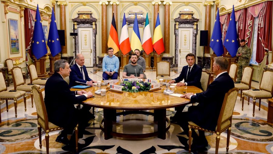 KE jep mbështetjen e plotë/ A do e marrë Ukraina statusin e kandidatit?