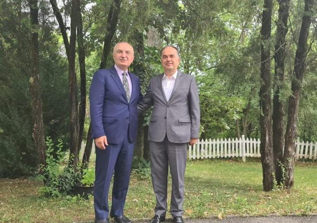 Meta takohet me Bajram Begajn, ja mesazhi i Presidentit