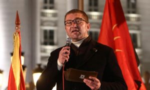 Lideri i opozitës maqedonase kundër propozimit francez: Nuk na duhet Evropa nëse asimilohemi