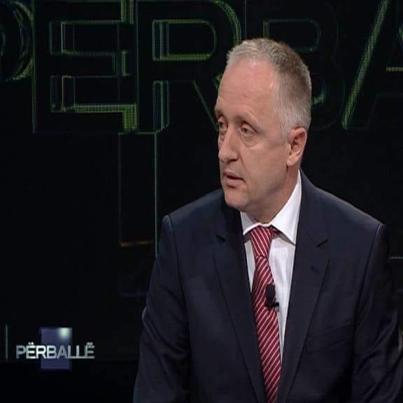 Mos politizoni!