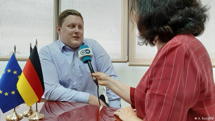 Ruettershoff: Korrupsioni largon rininë dhe profesionistët nga Shqipëria
