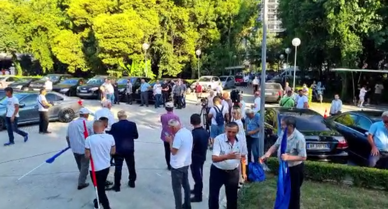 Protesta ora 19:00 para kryeministrisë ,Shqipëria në rrezik