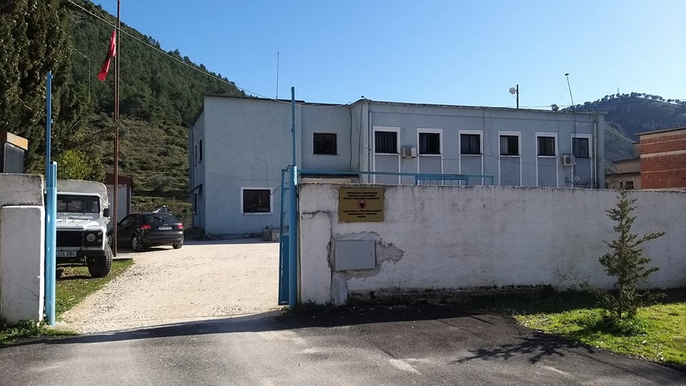 E rëndë në Delvinë, gjendet pa jetë nga familjarët 68-vjeçari, dyshimet e para