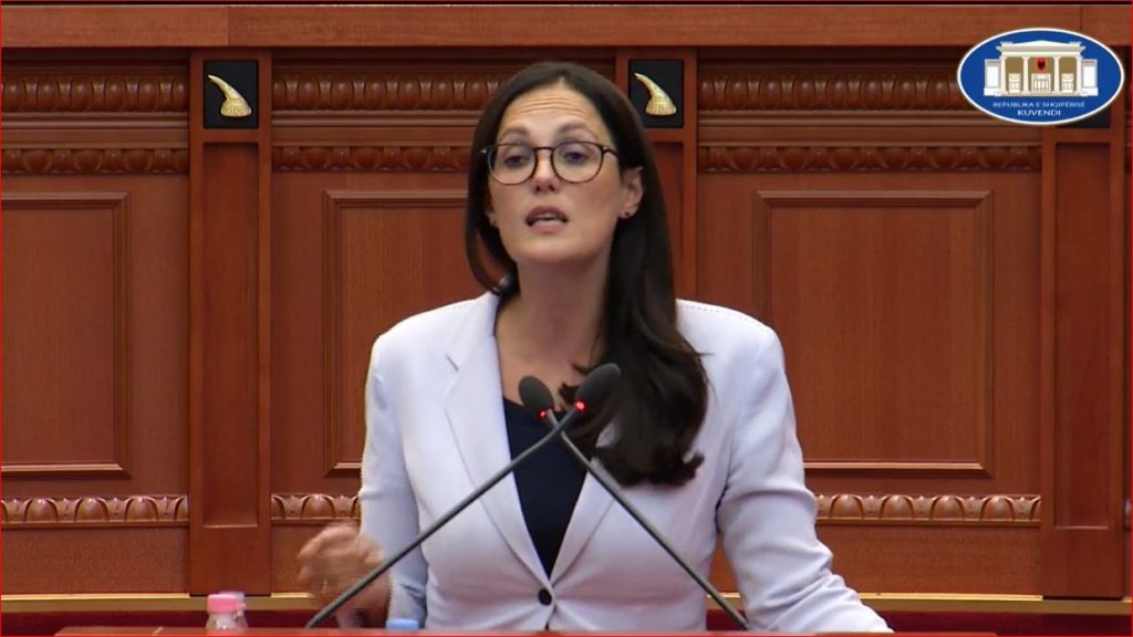 Ministrja Ibrahimaj: Ne besojmë tek shteti! Administrata s’është përgjegjëse për vendimet e gjykatës