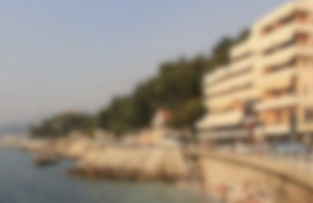 Sherr me prindërit/ Hidhet nga ballkoni e reja shqiptare