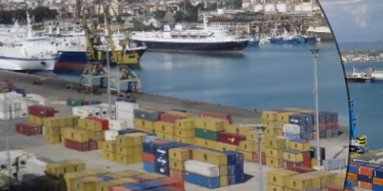 Shoqërohen 30 persona nga policia në portin e Durrësit