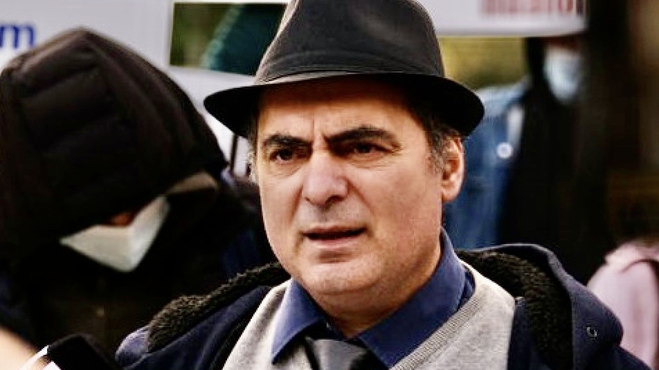 Altin Goxhaj  mbledh  38 firma  të deputetëve  të opozitës