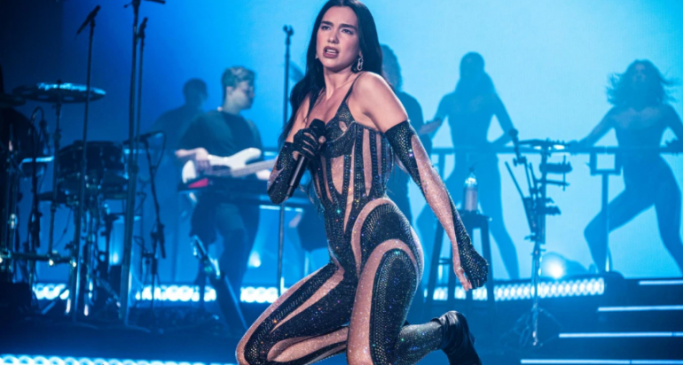 Dua Lipa e përlotur pas pjesëmarrjes në ‘Lollapalooza’: 120 mijë persona kënduan dhe kërcyen me këngëtaren me origjinë shqiptare