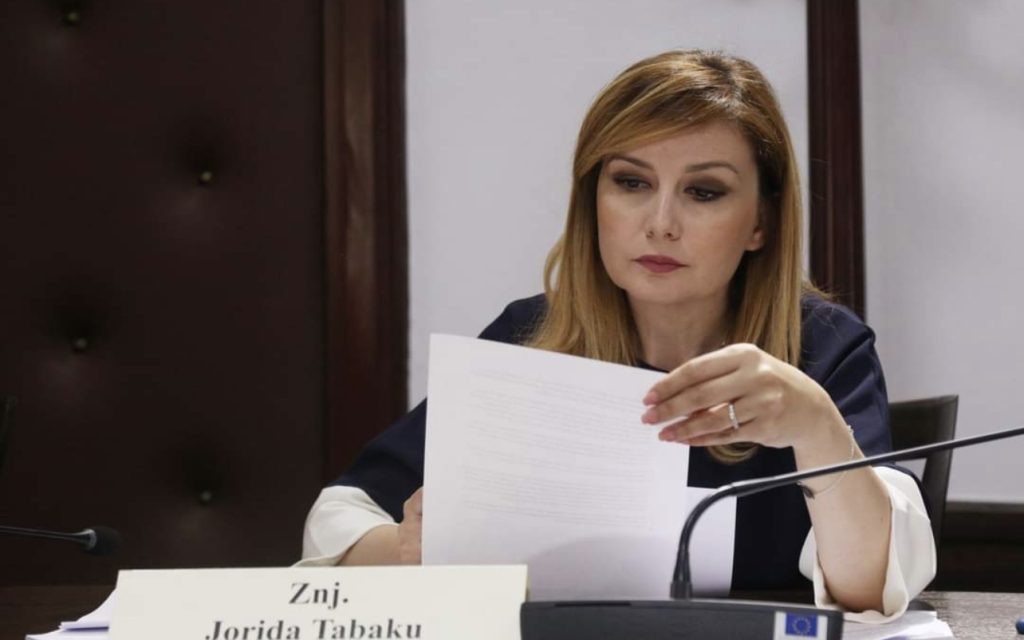Reagimi  i deputetes sê  PD për negociatat: Tani do ia “mbledhim” Ramës