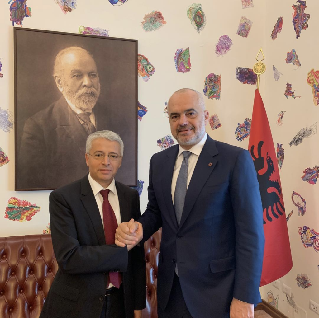 Sandër Lleshaj:Oligarkët në Shqipëri kanë në dorë pasurinë kombëtare, naftën, ajrin dhe mineralet