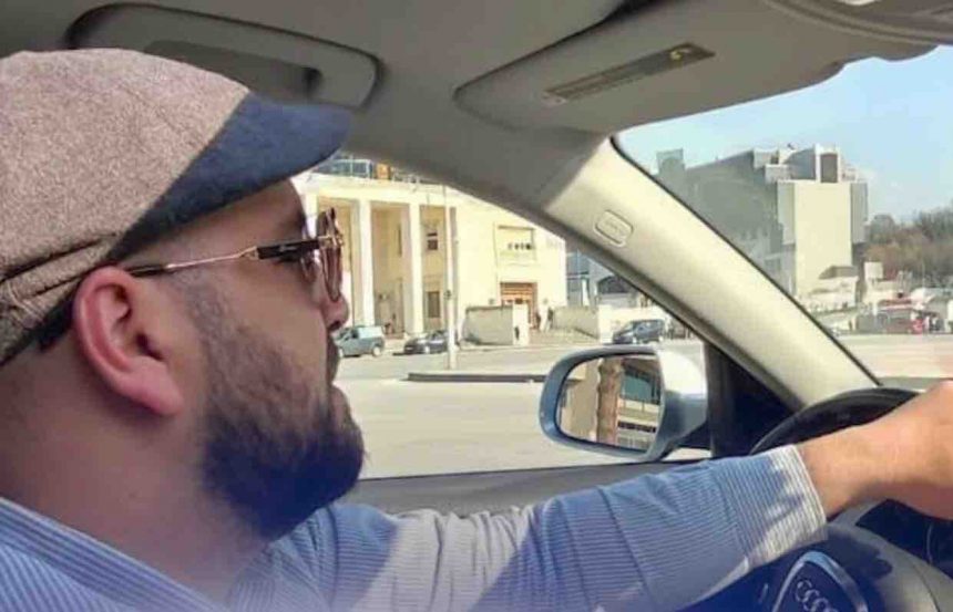 Ky është Drejtori që kërkonte 500 mijë lekë për “dy metra dhe”