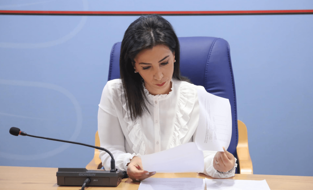 Hapet një shkollë e mesme për nxënësit që nuk dëgjojnë