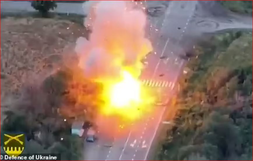 Shikoni si raketa amerikane çon për “skrap” tankun e Rusisë