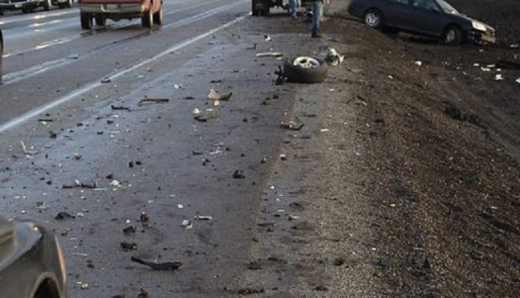 Aksident tragjik në Kosovë/ Makina përplaset me autobusin, dy të vdekur dhe dy fëmijë të plagosur