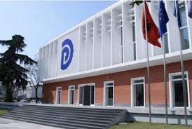 Vazhdon rritja e çmimit të naftës/  PD denoncon shkeljet-Tallja e qeverisë me qytetarët vazhdon ,ulin me 2 lek çmimin e naftës