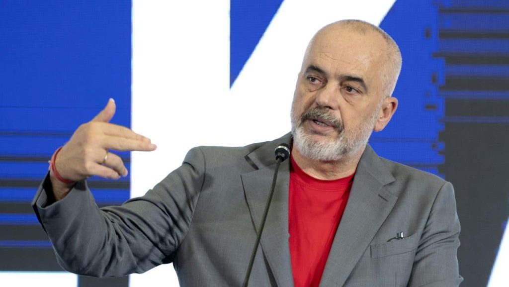 Liria e medias vazhdon me censurën komuniste/ Rama; Do ndryshojmë sjellje