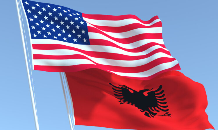 Biden uron shqiptarët në 100-vjetorin e vendosjes së marrëdhënieve diplomatike Shqipëri-SHBA