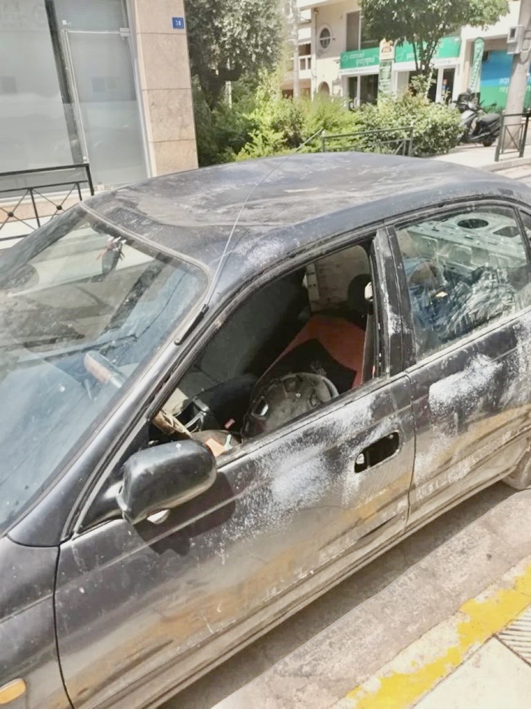 Tragjike në Greqi, prindërit  harruan  8-vjeçaren brenda në makinë