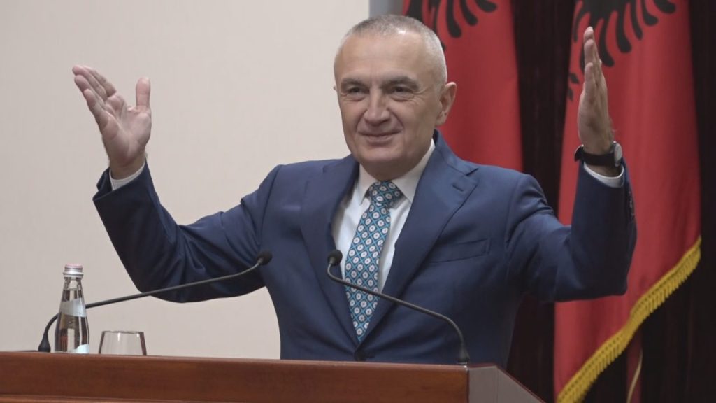 “Rama ik”, Meta nxjerr pamjet nga koncerti i Noizy-t: Thirrje frymëzuese dhe buçitëse