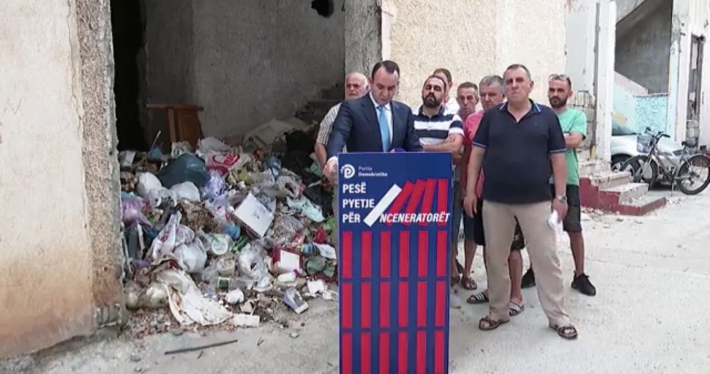 Afera e djegësave/ PD: Plehrat mbysin Tiranën, qeveria u jep të shpallurve në kërkim 80 mijë euro çdo ditë