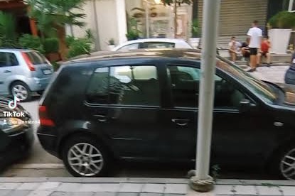 U zu me shefin, vajza nga Ksamili punonjëse në hotelin e tij ia shpërthen makinën në flakë