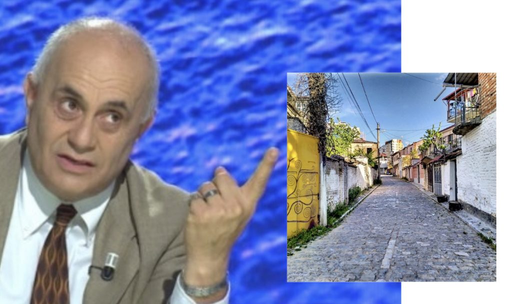 I shtrirë në kalldrëm si gjarpër për të kap lekun!