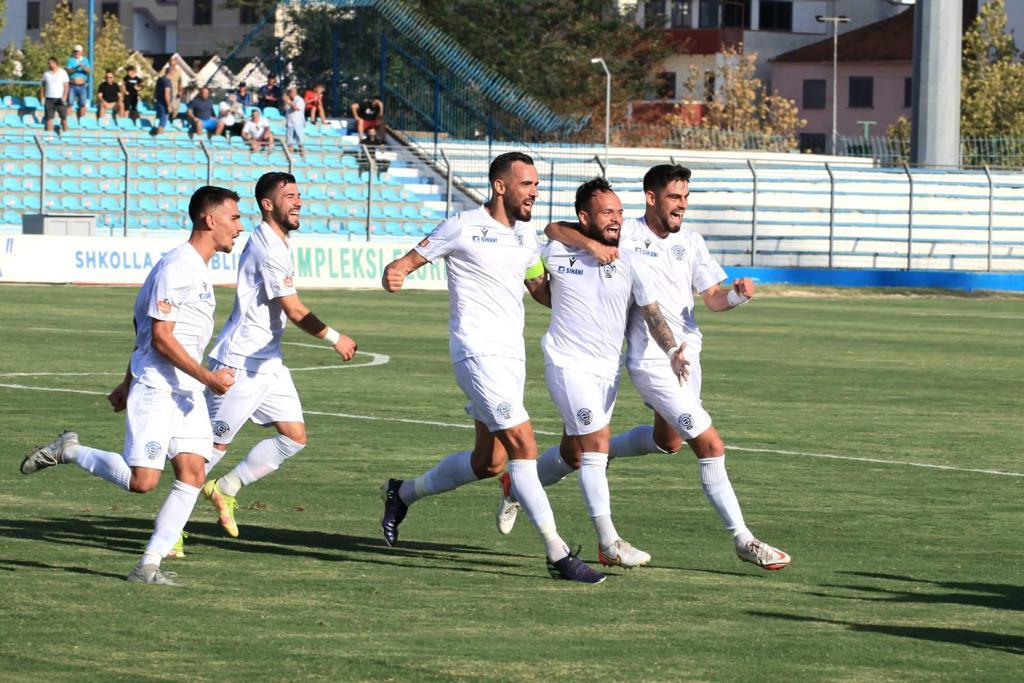 Erzeni në Superiore, mund Vllazninë në kthimin pas 19 vitesh