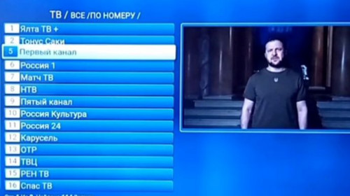 Ukrainasit hakerojnë televizionin rus, nxjerrin Zelenskyn duke folur: S’do gjeni kurrë paqe