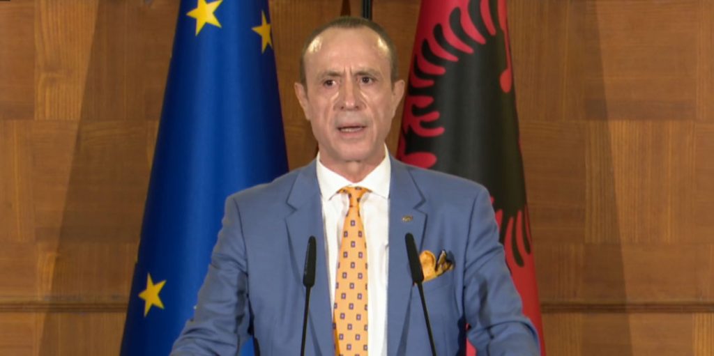 Fidel Ylli: Zoti kryeministër, nxirrini nga errësira kompanitë e basteve që po gëlojnë