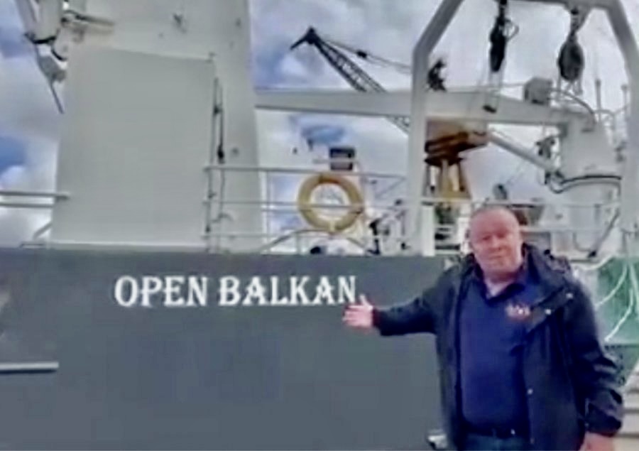 Biznesmeni Luca  i vë emrin anijes ‘Open Balkan’: Të bashkohemi në Beograd