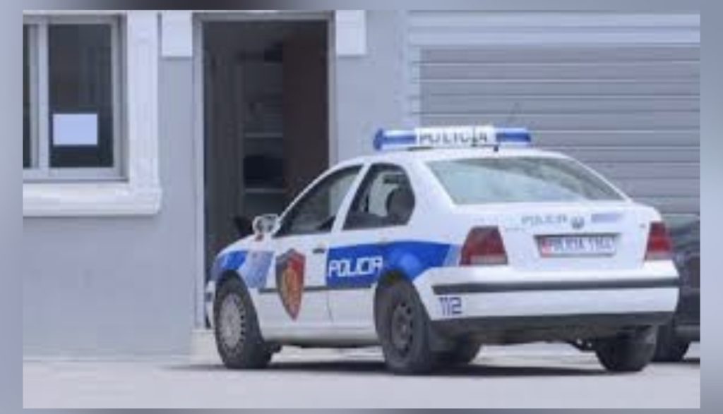 U vihet tritol dy banesave  në  Tiranë