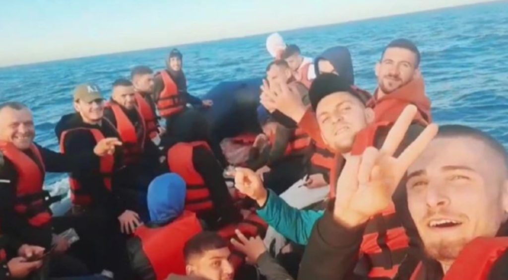 Shqiptari pa precedentë dhe me dy fëmijë të lindur në Angli drejt dëbimit: Kam 10 vite këtu, po punoja në restorant kur…