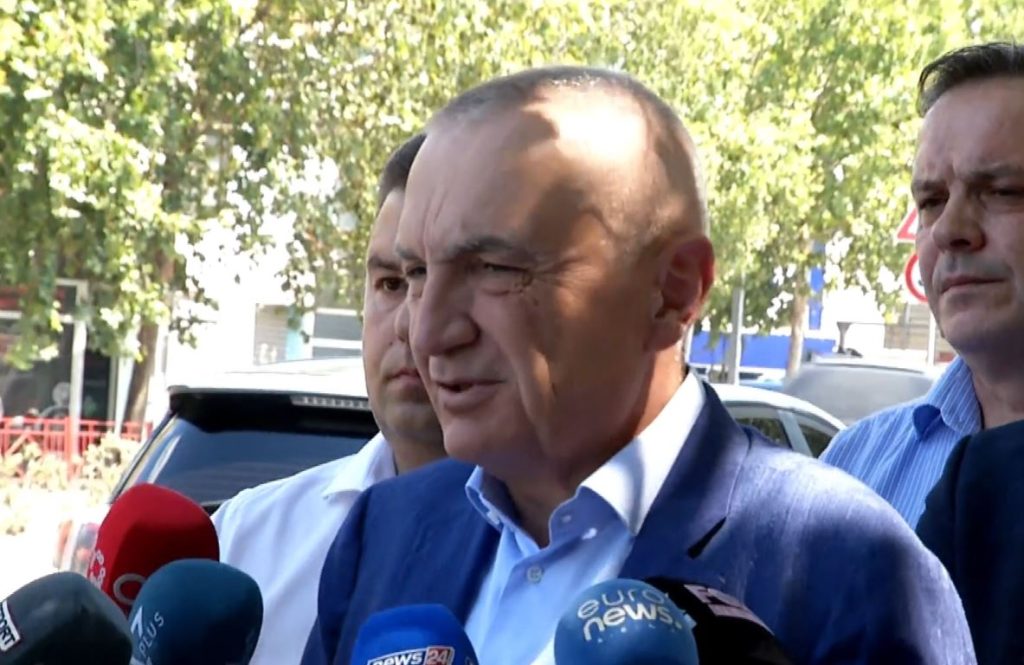 Ilir Meta në familjen që humbi vajzën 7-vjeçare: Vrasje e paralajmëruar! Autori dhe shtetit të papërgjegjshëm