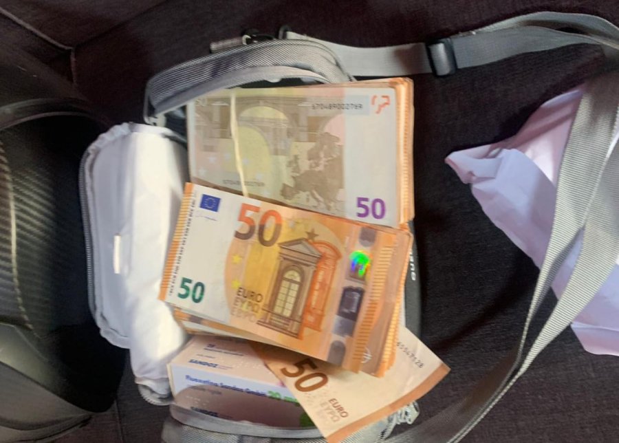 Italianit i sekuestrohen 20 mijë euro në doganë
