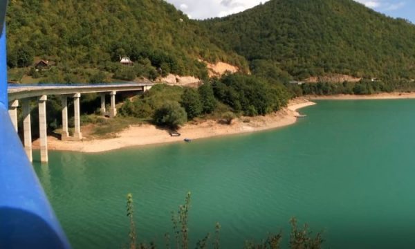 Policia e Kosovës sulmohet me armë gjatë një patrullimi në Liqenin e Ujmanit