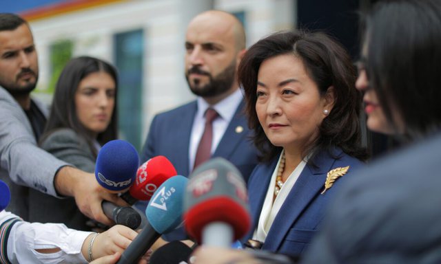 Ambasada e SHBA në Tiranë kundër Ramës, për shkarkimin e Gledis Nanos: Larguat partnerin tonë!