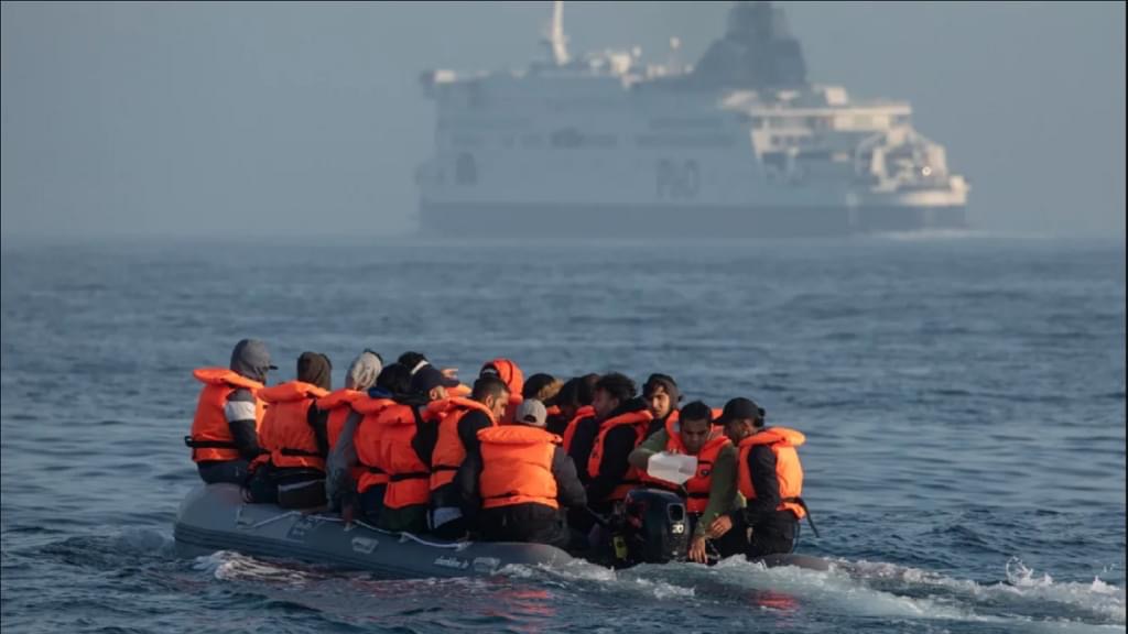 “Po mbytemi në det, na ndihmoni”, shqiptarët nga gomonja thirrje autoriteteve franceze