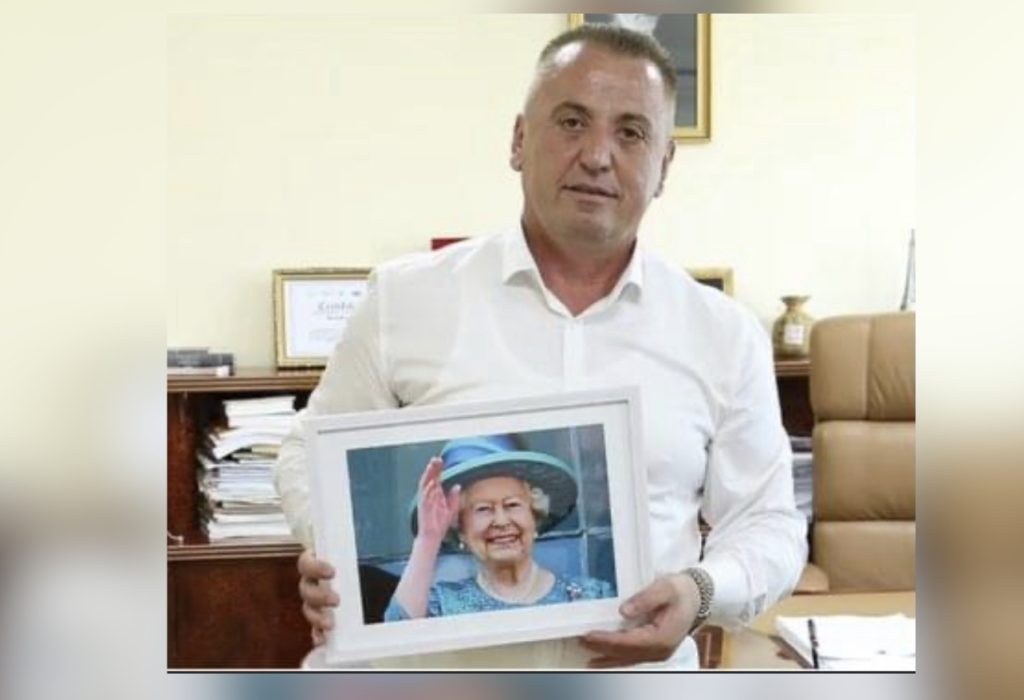 Ne qendër të Hasit do vendoset një bust i mbretëreshës Elizabeth II