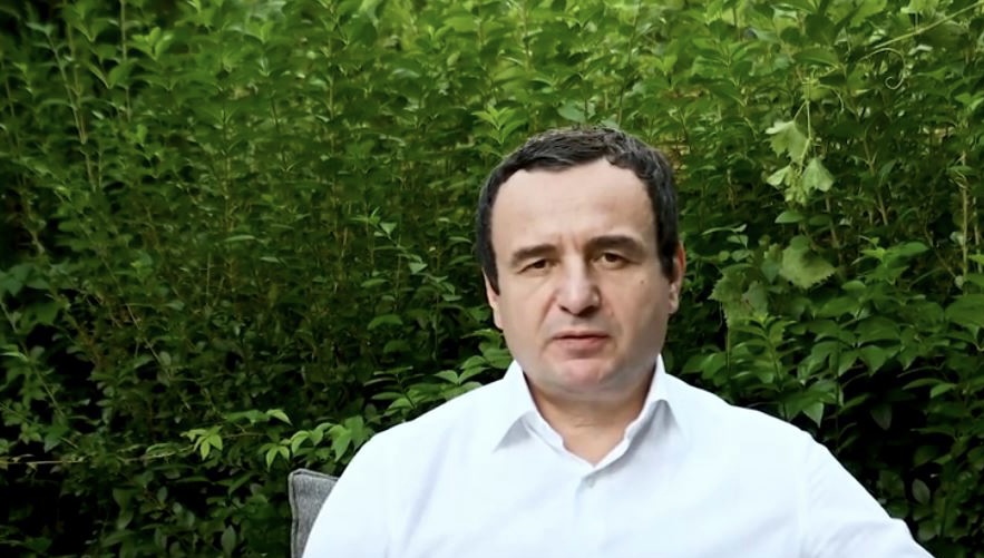 Kurti u drejtohet qytetarëve serbë: Për 61 ditë do të bëhet konvertimi i targave të Millosheviçit në ato të Kosovës