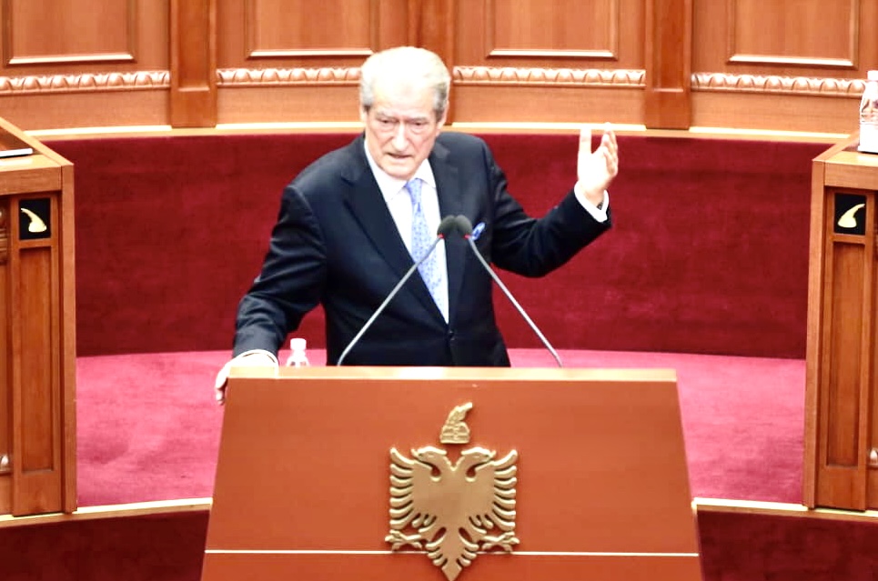 Berisha thirrje PE dhe kongresit të SHBA: Të hetojnë kullat e drogës dhe aferat e mëdha të qeverisë
