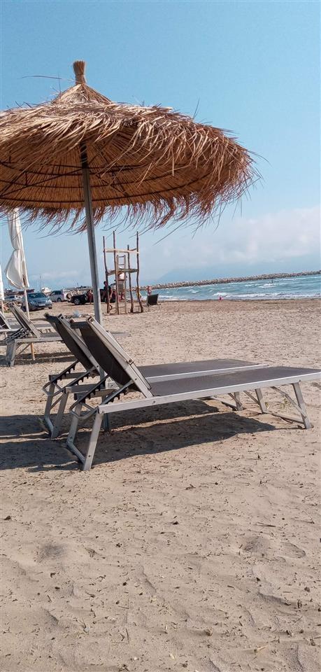 E rëndë! Po lahej në det, mbytet një person