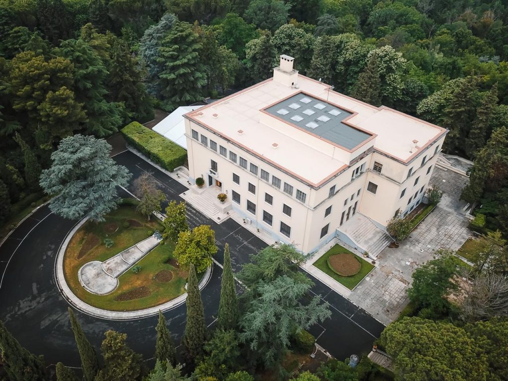 Si  u projektua dhënia e Pallatit të Brigadave me PPP për hotel dhe restorant